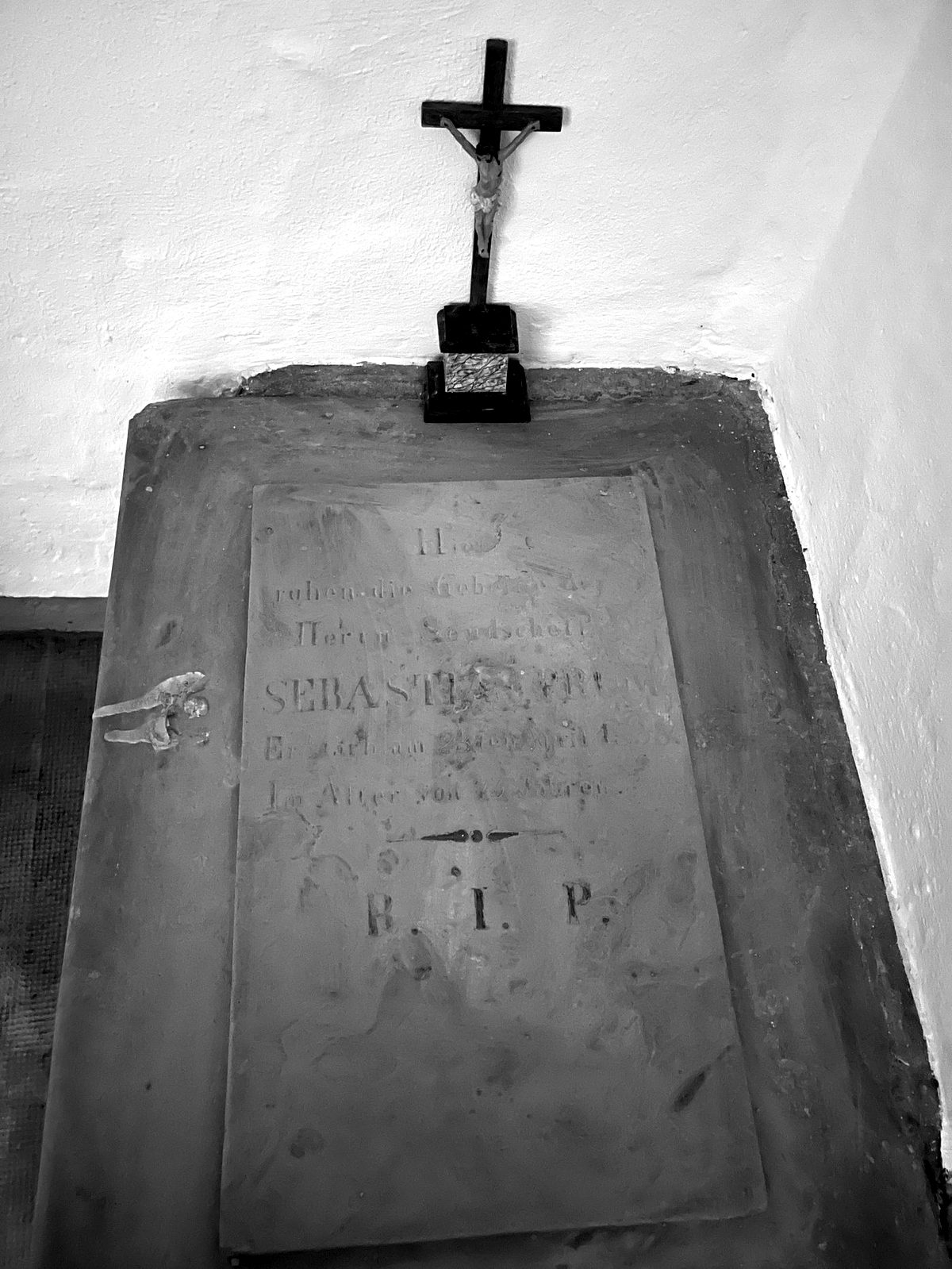 Sarcophagus from the Prüm family's circle